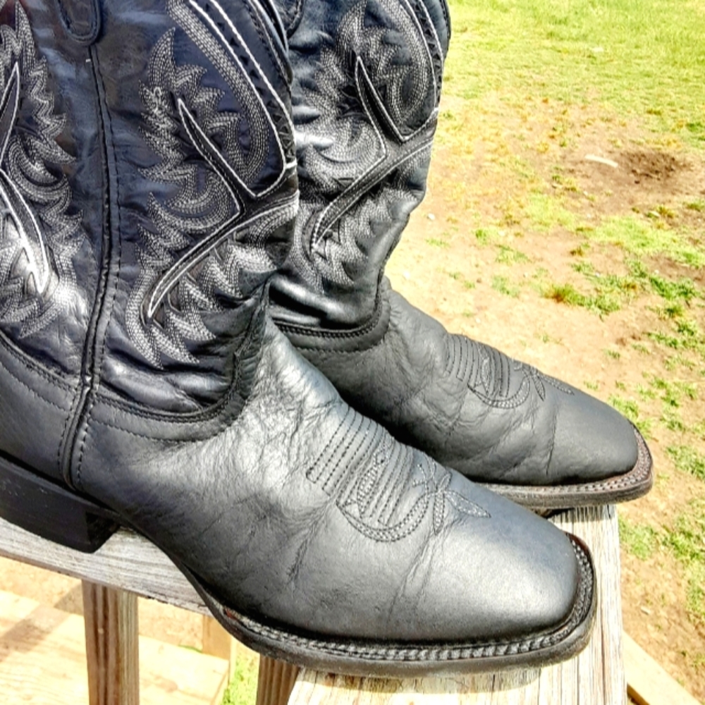 Boots made in Mexico size 11 men